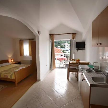 3, First Floor Apartman *